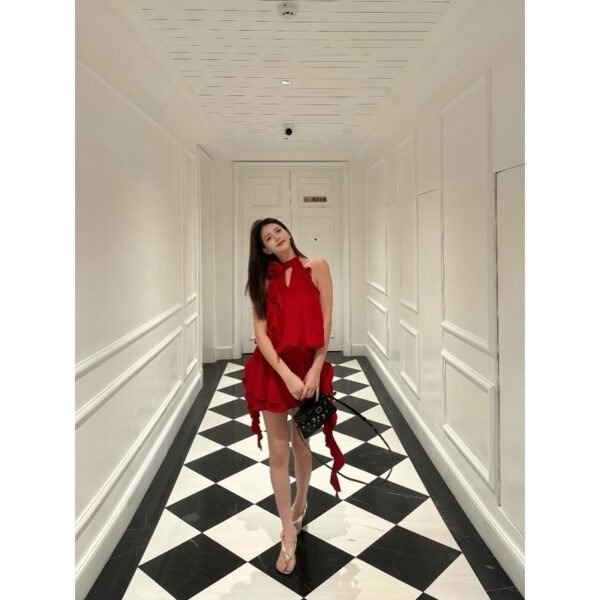 French Style Temperament High-grade Flower Halter Backless Dress - Image 4